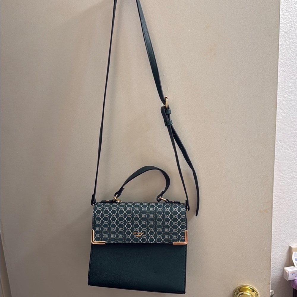 Green Crossbody Bag with Adjustable Strap and Geometric Pattern